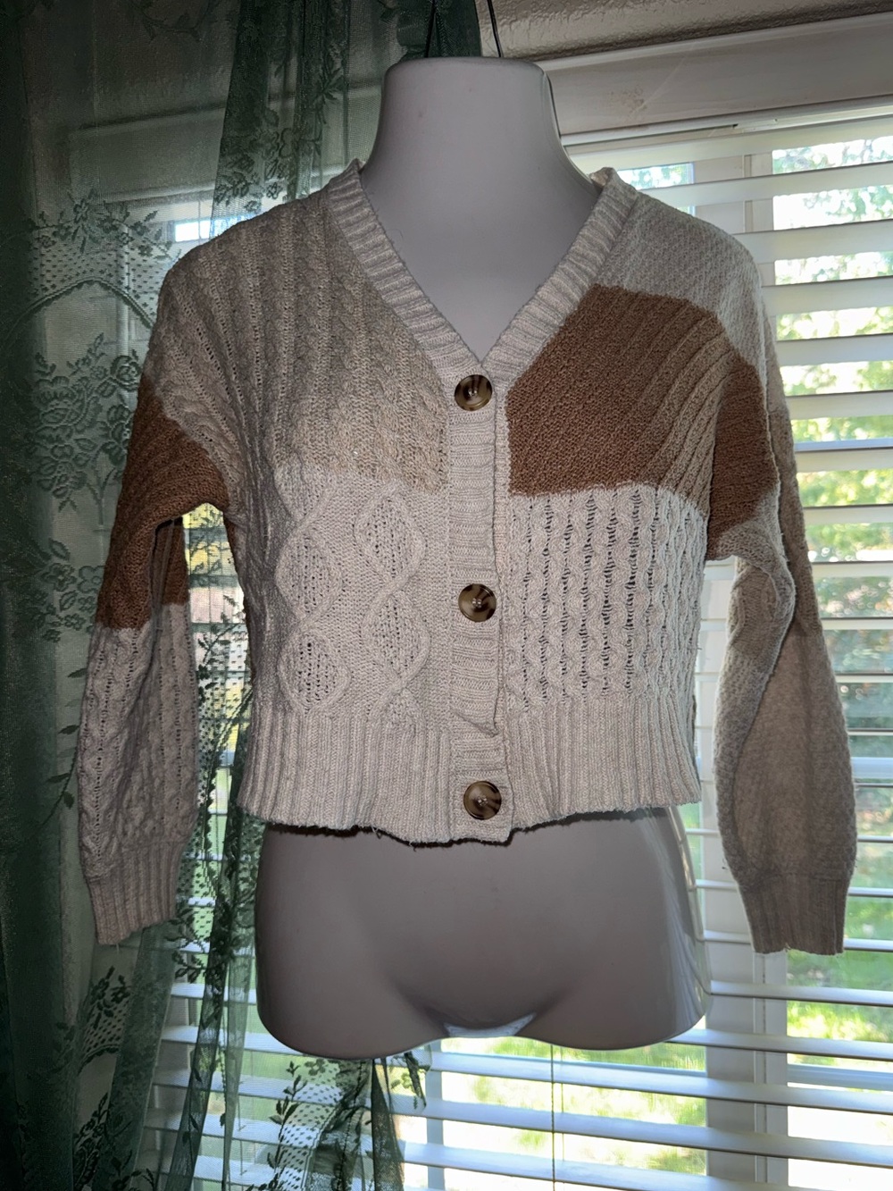 Jessica Simpson Cream & Brown Colorblock Cable-Knit oversized Cropped Cardigan